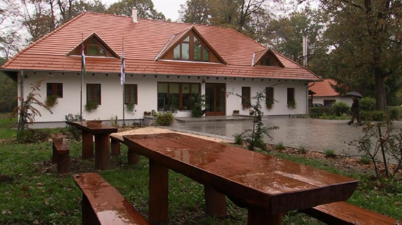 Hodoseri Vadaszhaz Bakonyszentlaszlo 外观 照片