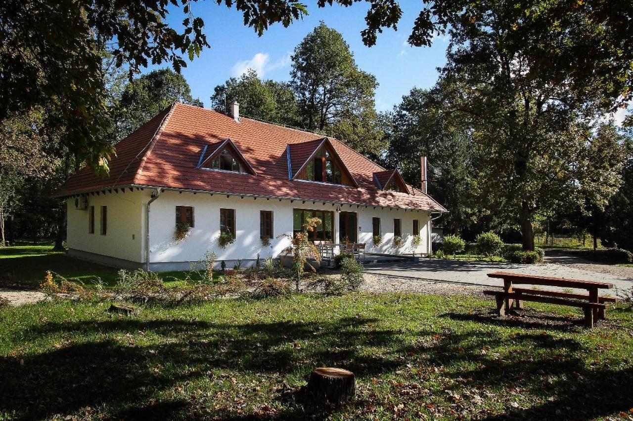 Hodoseri Vadaszhaz Bakonyszentlaszlo 外观 照片